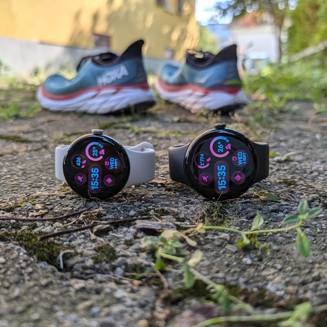 ONEFLOW Cinturino sportivo di alta qualità per fare jogging, compatibile con Google Pixel 9 Pro Fold | Custodia morbida per smartphone 2 scomparti – Supporto per cellulare sportivo braccio, blu