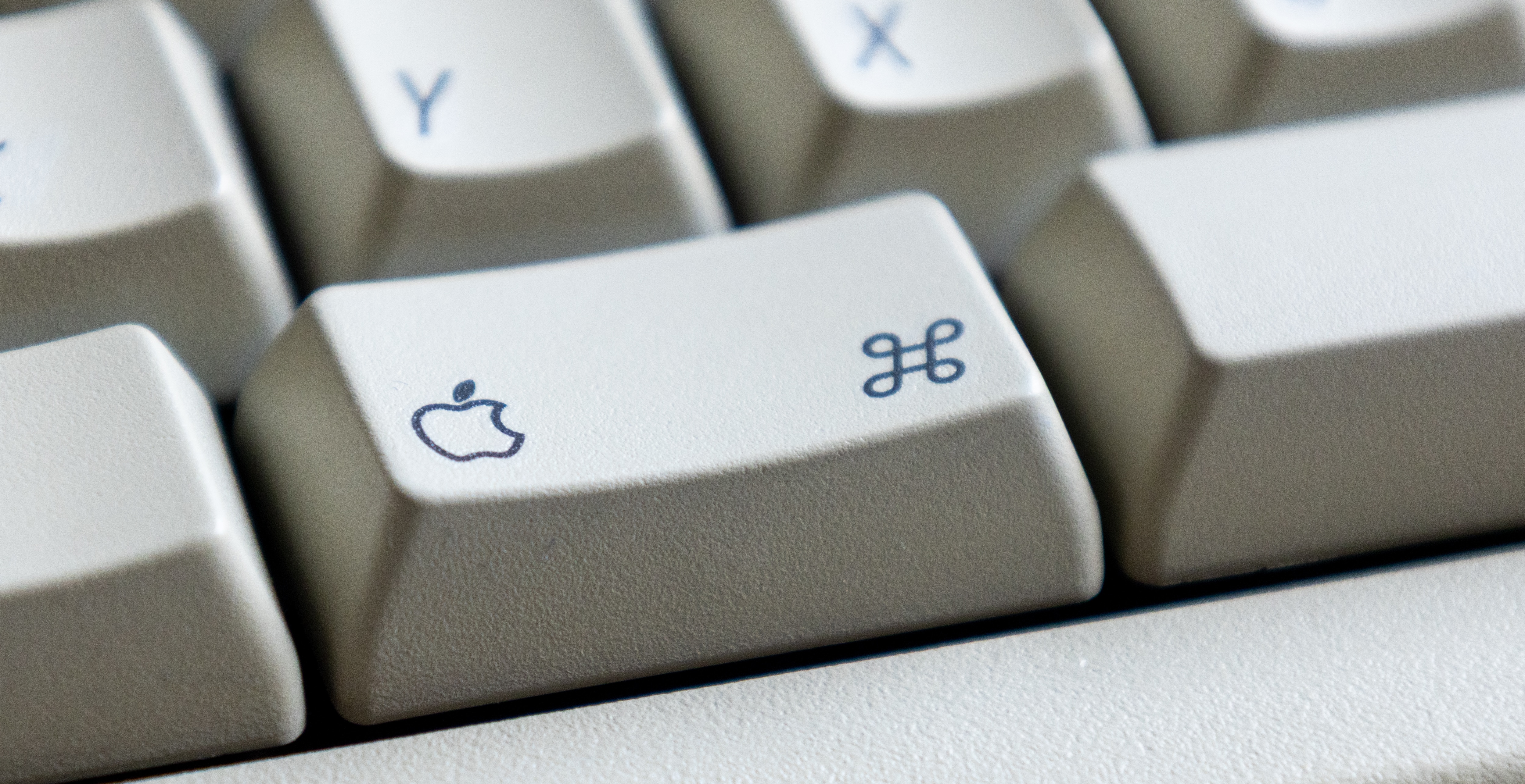 Where the Apple Command key/looped square symbol comes from - Galaxus