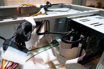 Each Drive receives the correct cables.