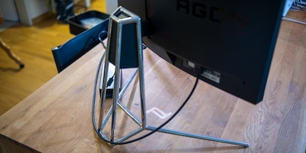 The base is reminiscent of a roll bar. But on the downside, it doesn't offer any cable management solutions.