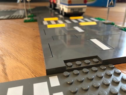 Vecchie e nuove strade LEGO a confronto in altezza.