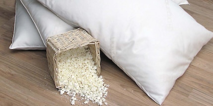 Non lavare mai i cuscini in schiuma con il contenuto all'interno. Fonte immagine: Organic Lifestyle