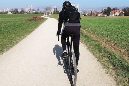 Forza, pedalare.