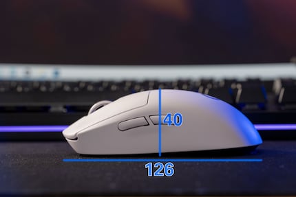 Die Dimensionen der Pro X Superlight in Millimeter