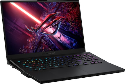 Sull'Asus ROG Zephyrus S17, la tastiera si solleva di 5 gradi quando viene aperta.