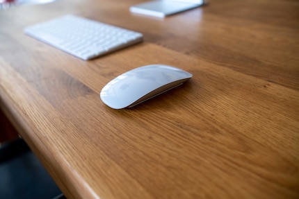 Il mouse è elegante, ma non è affatto ergonomico.