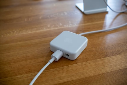 L'alimentatore esterno offre anche una connessione Ethernet. Ma solo sui modelli più costosi.