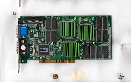Gainward Dragon 3000 Voodoo-2 3D Accelerator.