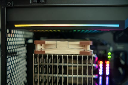 In caso di montaggio laterale, la ventola della CPU si contende l’aria con la ventola dell’alimentatore.