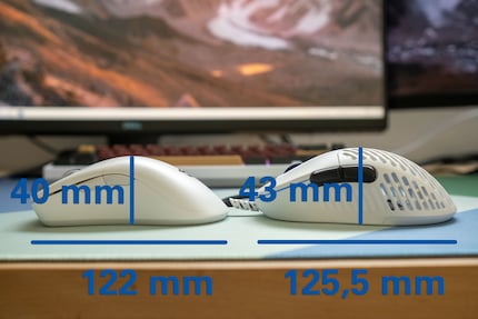 Dimensioni dei mouse di lato: Origin One X a sinistra e Makalu 67 a destra.