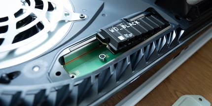 I diversi fori sono per SSD di lunghezza diversa.