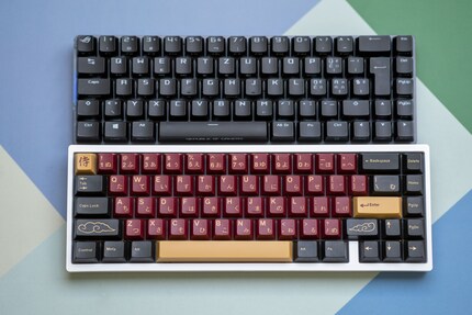 Anche se la Falchion sembra compressa in termini di layout, è solo poco più piccola della mia KBD67 Lite.