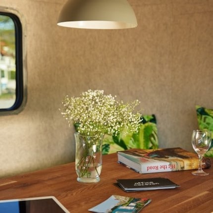 Una scrivania può avere anche questo aspetto. Immagine: Office Caravan