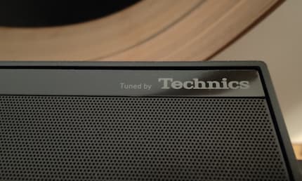Il sound system è stato sviluppato e costruito da Technics, una controllata di Panasonic specializzata in prodotti audio.