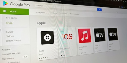 Apple, d'altra parte, ha solo una manciata di applicazioni sul Play Store di Google.
