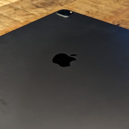Il logo Apple non dovrebbe più essere fatto di metallo, permettendo MagSafe.