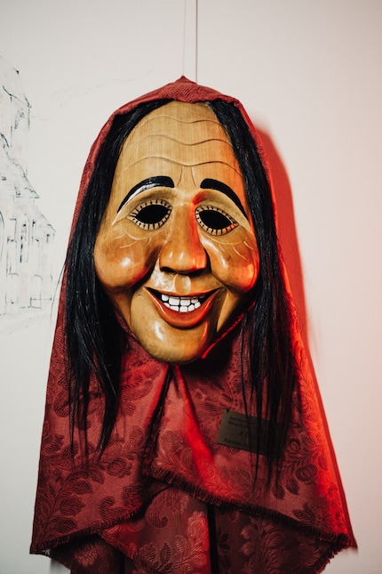 La «Chrottni» è la più famosa maschera di Flums. È considerata una legge non scritta che si intaglia solo qui e in nessun altro comune.