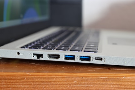 Le connessioni sul lato sinistro.