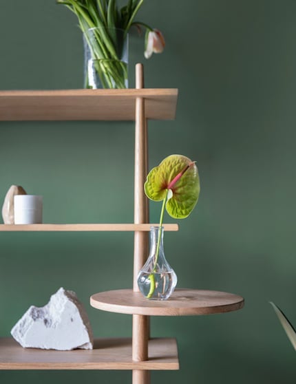 Dimensioni: 110 x 35 x 148 cm | Materiale: quercia, ottone, MDF | Immagine: Umage