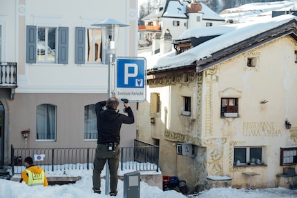 L'aiutante temerario rischia tutto per realizzare il miglior shot possibile.