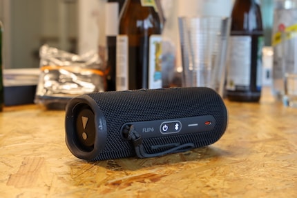 Vista posteriore del JBL Flip 6.
