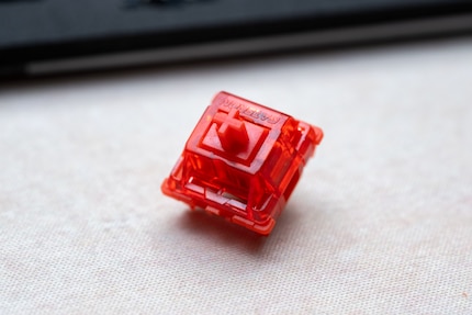 Con 45 grammi di forza di rilascio, i Gateron Phantom Red sono piuttosto leggeri.