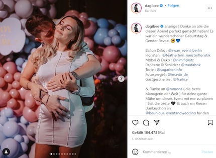 Tanta messa in scena per i partner pubblicitari: la youtuber tedesca Dagibee ha commercializzato il suo Gender Reveal Party nell'ottobre 2021.