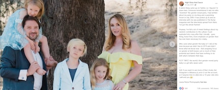 La creatrice del Gender Reveal Jenna Karvunidis è una blogger e madre di tre figlie. Oggi, anche lei critica questo genere di feste.