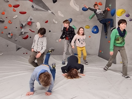 Per il nono compleanno di mio figlio siamo andati alla palestra di arrampicata e skaterpark.