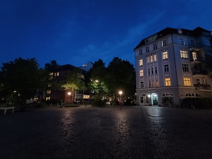 OnePlus Nord 2T, grandangolo, modalità notturna.