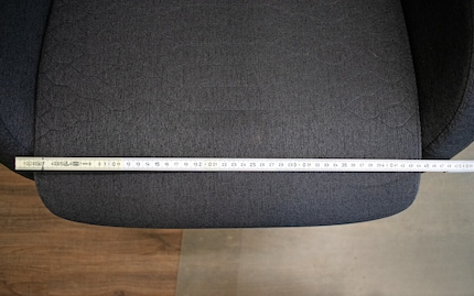 A 45-centimetre seat is a bit tight for an XL chair.