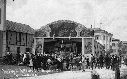 Il cinema itinerante di Leuzing alla sagra di Bütschwil. Nella foto: il Cinema Leuzinger