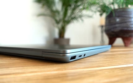 USB-A, USB-C e jack per cuffie.