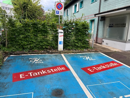 Anche il fornitore di energia elettrica locale presso la stazione offre strutture di ricarica.