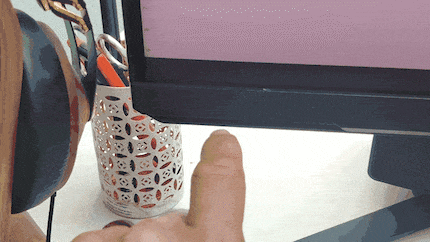 The monitor shakes at the slightest touch.