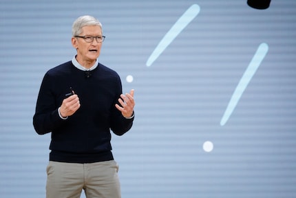 Sotto Tim Cook, Apple è diventata l'efficiente macchina da soldi che è oggi. I critici, tuttavia, lamentano l'assenza di prodotti innovativi dalla morte del suo predecessore Steve Jobs.