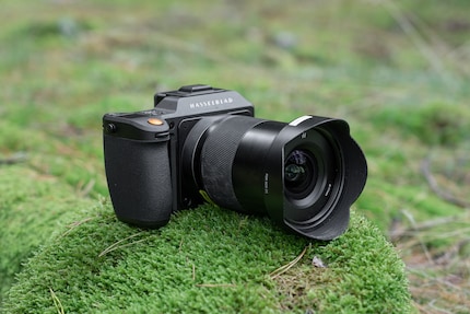 Focusing speeds are underwhelming on older generation lenses, such as the XCD 4/21 here.