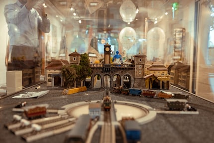Un piccolo modellino ferroviario creato appositamente per la mostra temporanea sulla «Spanischbrödlibahn».