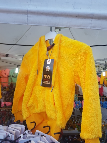 Posso solo sperare che i miei figli non scelgano una giacca del genere.