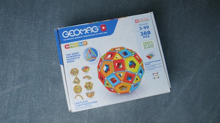 The Super Color Panels Master Box – and nobody in sight who wants to play with it.