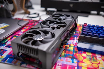 Le ventole dell’Asus TUF Gaming GeForce RTX 4080 OC Edition evitano che si surriscaldi.