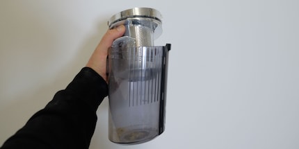 Di tanto in tanto lo sporco fuoriesce: contenitore della polvere di Rowenta X-Force.