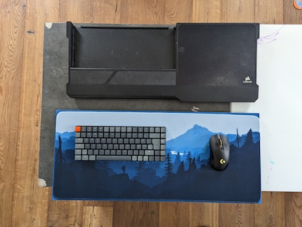 La mia lapboard è leggermente più grande di quella di Corsair e ha più spazio per il mouse.