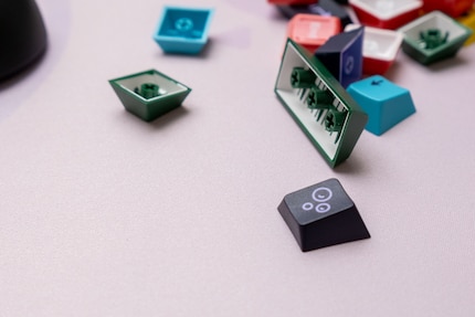 The bubbles on this keycap from the Cherry PBT Taro set were printed using thermal sublimation.