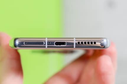 Slot per schede accanto alla porta USB-C.