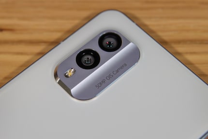 Due fotocamere sono sufficienti per il Nokia X30.