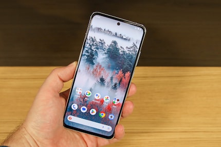 Per gli standard odierni, il Nokia X30 ha un bordo molto ampio intorno al display.