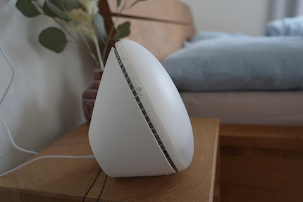Più grande del previsto: la sveglia luminosa occupa gran parte del mio comodino.
