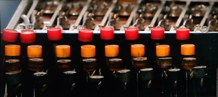 La «Laff Box» riproduceva dieci risate diverse per ogni pulsante.