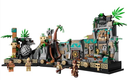 Il diorama fa rivivere al Lego Indy tutti i pericoli del film.